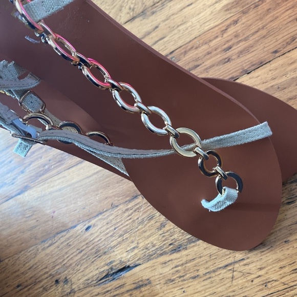 New Miss Lola "TYREE" Gold Chain Canvas Sandals Size 8.5 - Picture 10 of 10